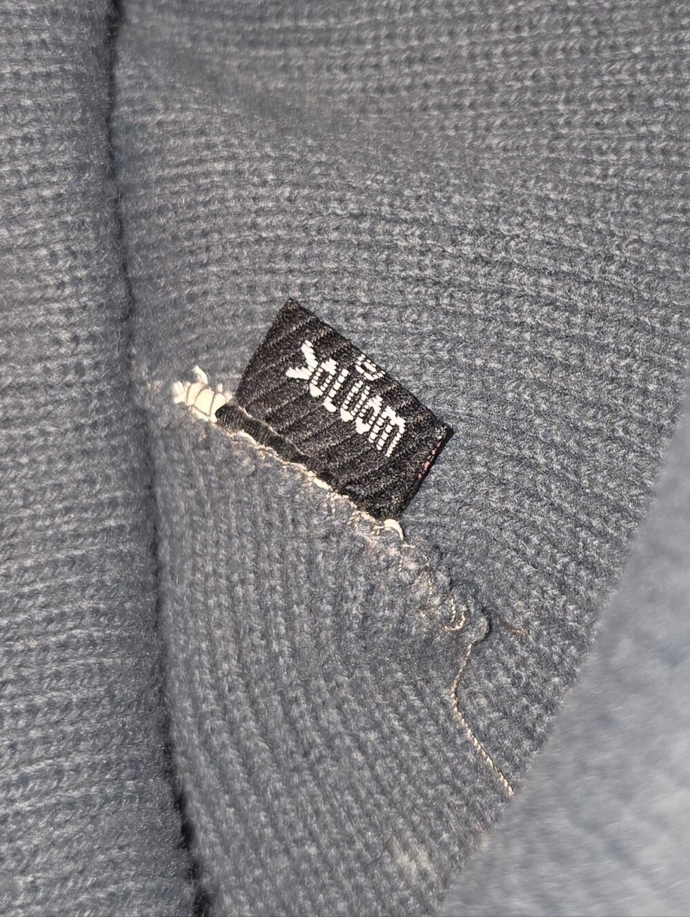 Y2K Volcom Ribbed Beanie Hat - Picture 6 of 6